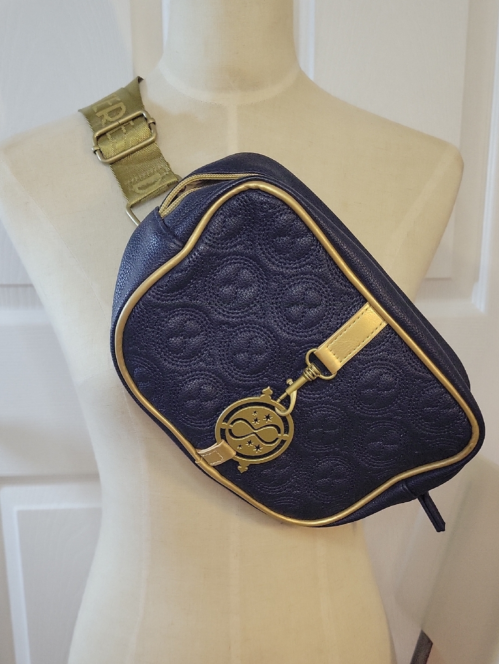 Universal Studios Harry Potter Time Turner Sling Waist Vag